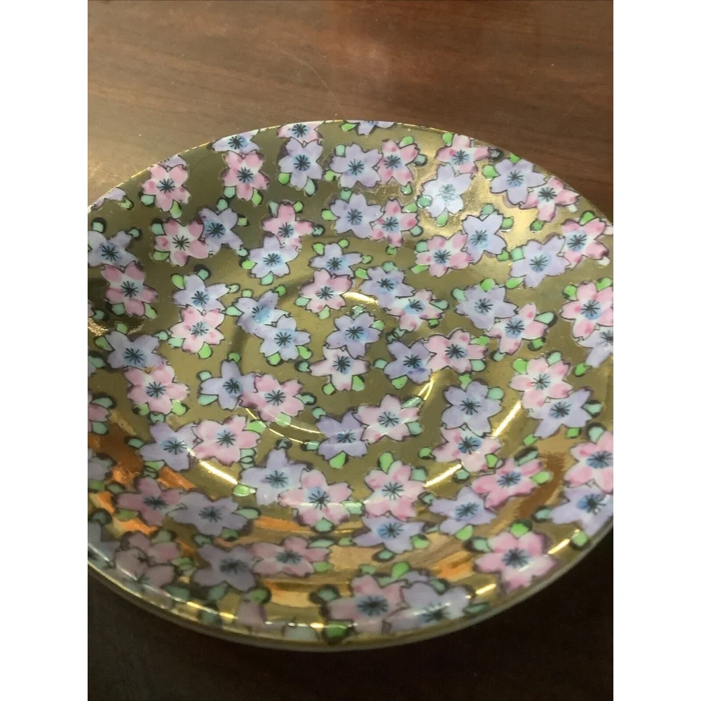 Lmari? Japan- Floral Chintz on gold